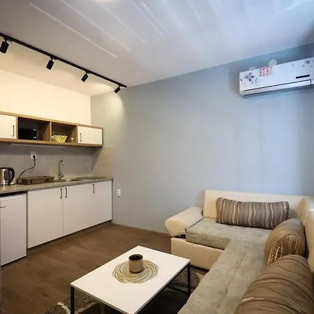 Bed & Breakfast Domacin Komsijska Gostiona 4*