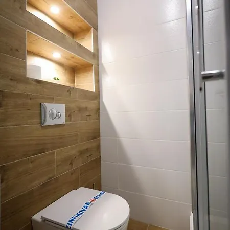 Domacin Komsijska Gostiona Bed & Breakfast 4*