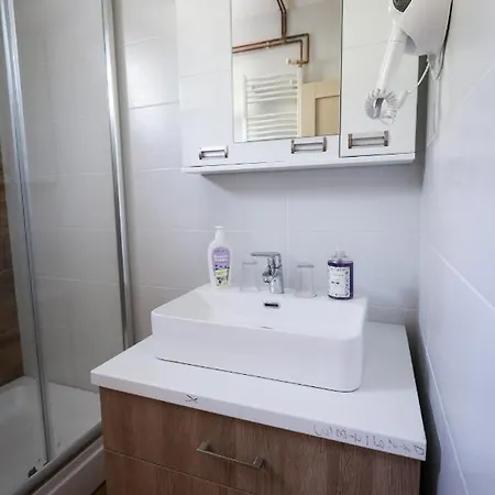 Domacin Komsijska Gostiona