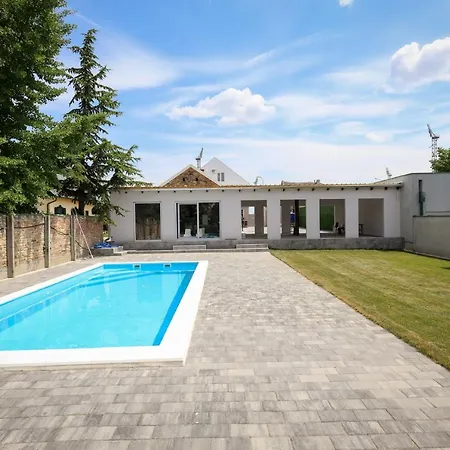 Bed & Breakfast Domacin Komsijska Gostiona