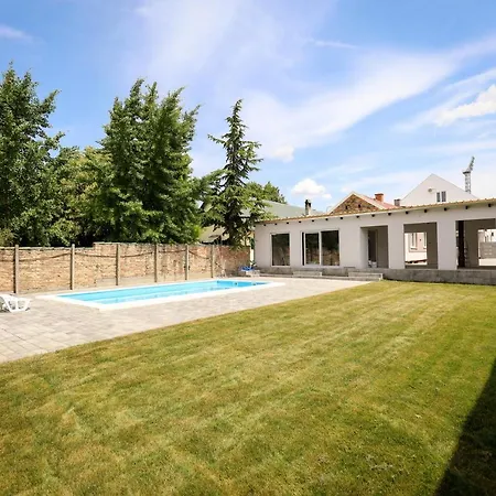 Domacin Komsijska Gostiona Bed & Breakfast *