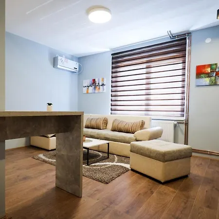 Domacin Komsijska Gostiona Bed & Breakfast *