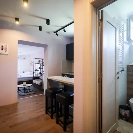 Domacin Komsijska Gostiona Bed & Breakfast *
