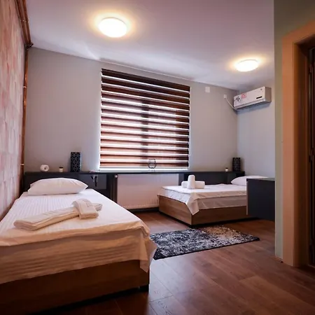 Bed & Breakfast Domacin Komsijska Gostiona 4*